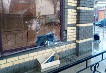 В Кадоме неизвестный въехал в здание торгового центра