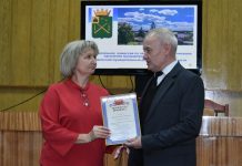 В преддверии Дня волонтера в Кадоме наградили самых активных