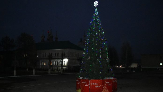 новогодняя ель. Кадом. 4.12.2025