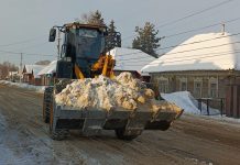 В Кадоме вывозят снег с улиц поселка