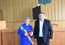 В Кадоме наградили муниципальных служащих